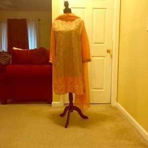 Pakistani shalwar kameez